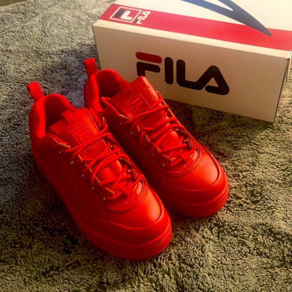 Brand New Red Fila - Picture 1 of 4